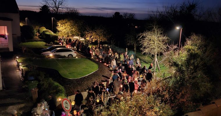 St. Martins- und Laternenumzug – Ein Abend voller Licht und Gemeinschaft